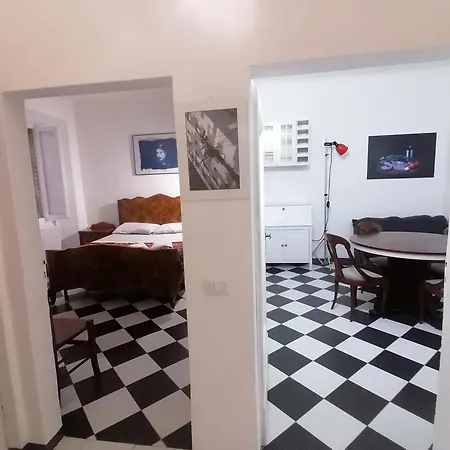 Gallery House